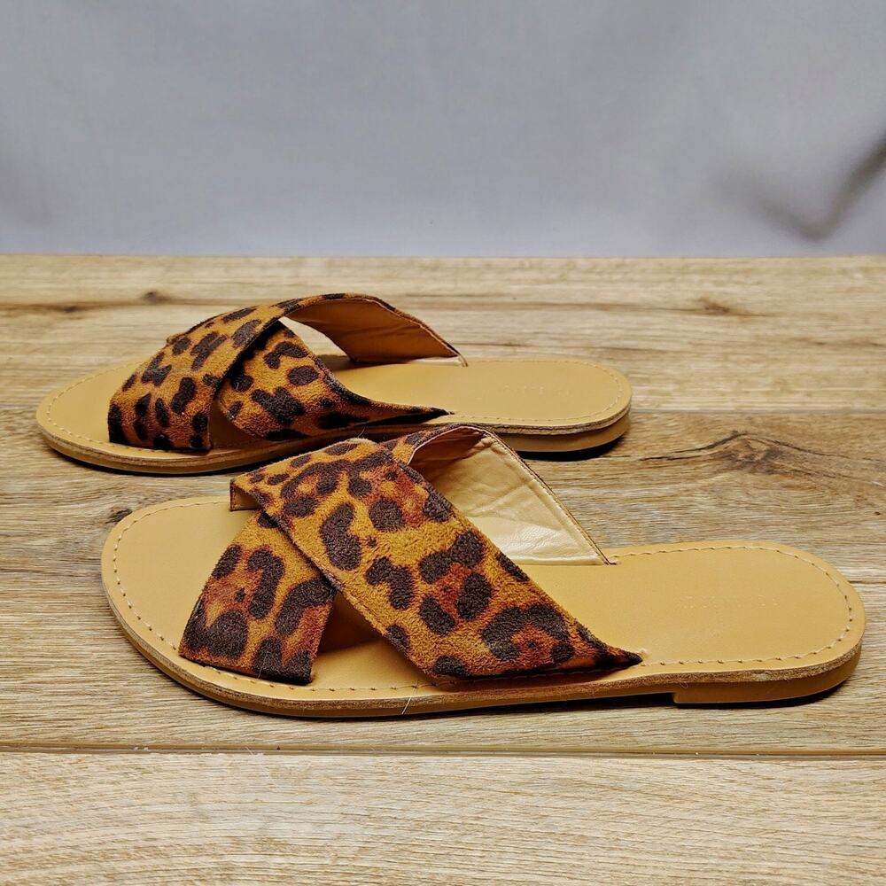 Forever 21 Leopard Slide Sandals Flat Cheetah Animal Slide Size 7 - Picture 2 of 9